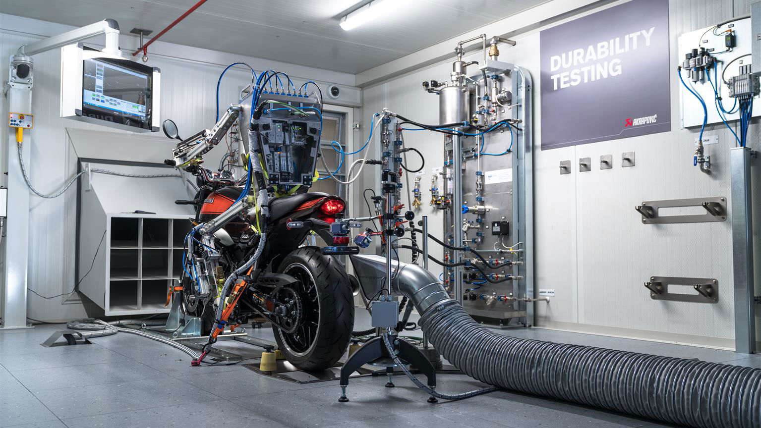 Akrapovic testing dyno